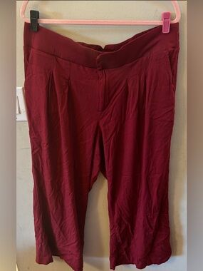 Burgundy Wide-Leg Pants size 16 short